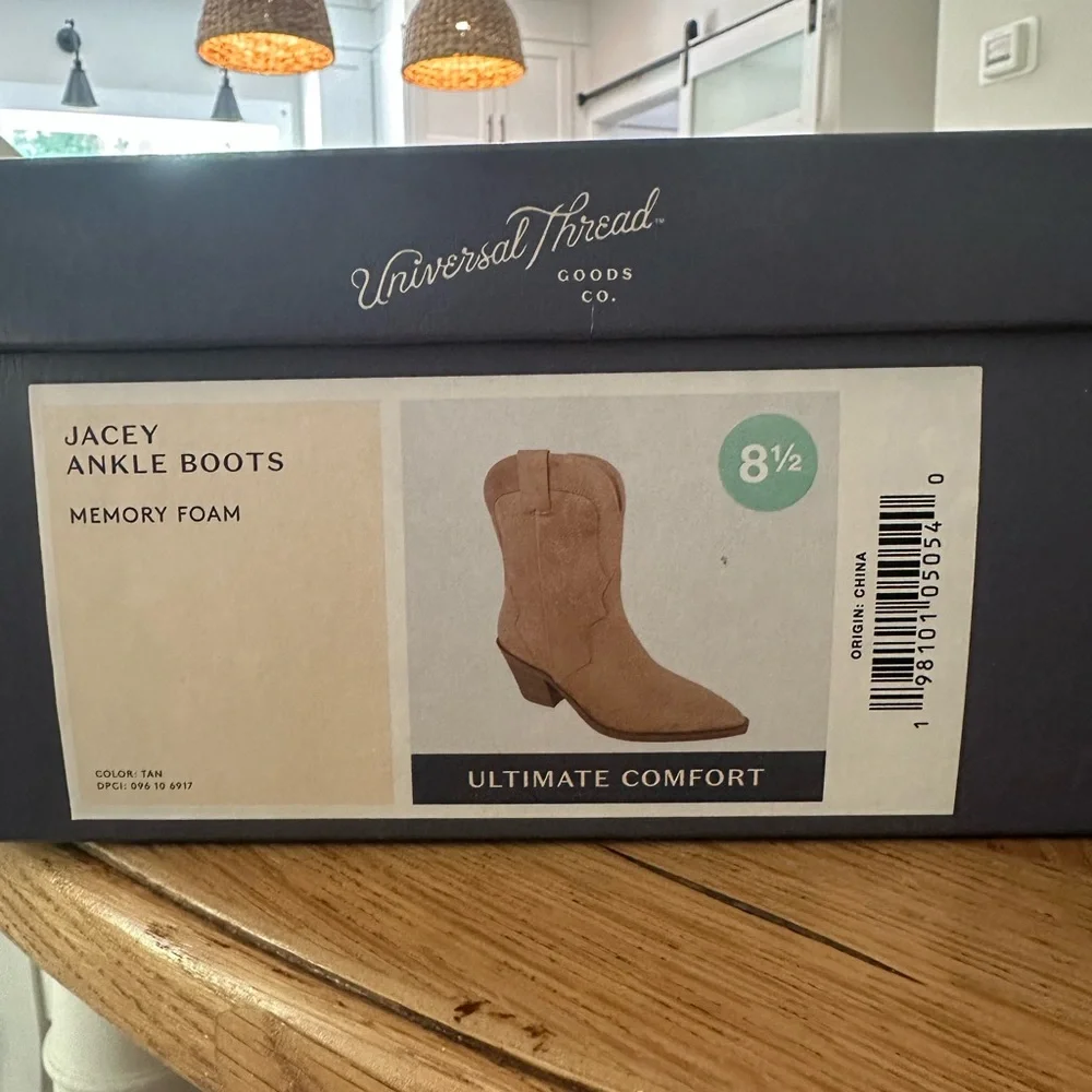 Universal Thread Beige Heeled Boots - Picture 3 of 5